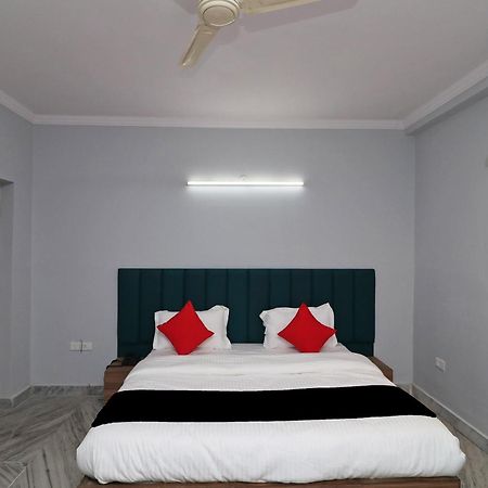 Super Capital O Esscon House Near Payal Cinema Hotel Gurgaon Exterior foto
