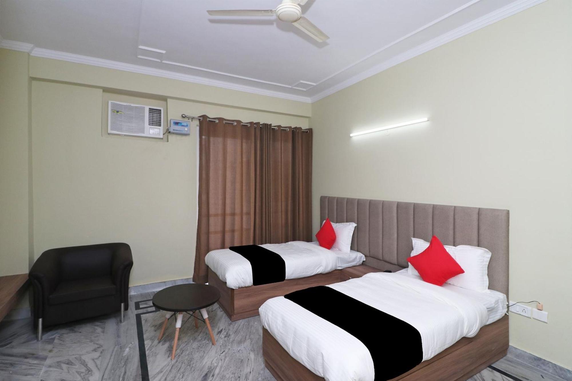 Super Capital O Esscon House Near Payal Cinema Hotel Gurgaon Exterior foto